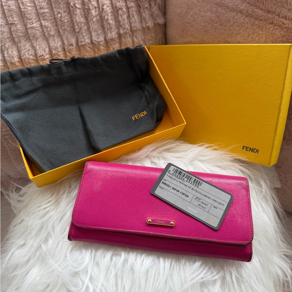 AUTHENTIC Fendi Vitello Elite Pink Leather Continental Wallet with COA 🔥